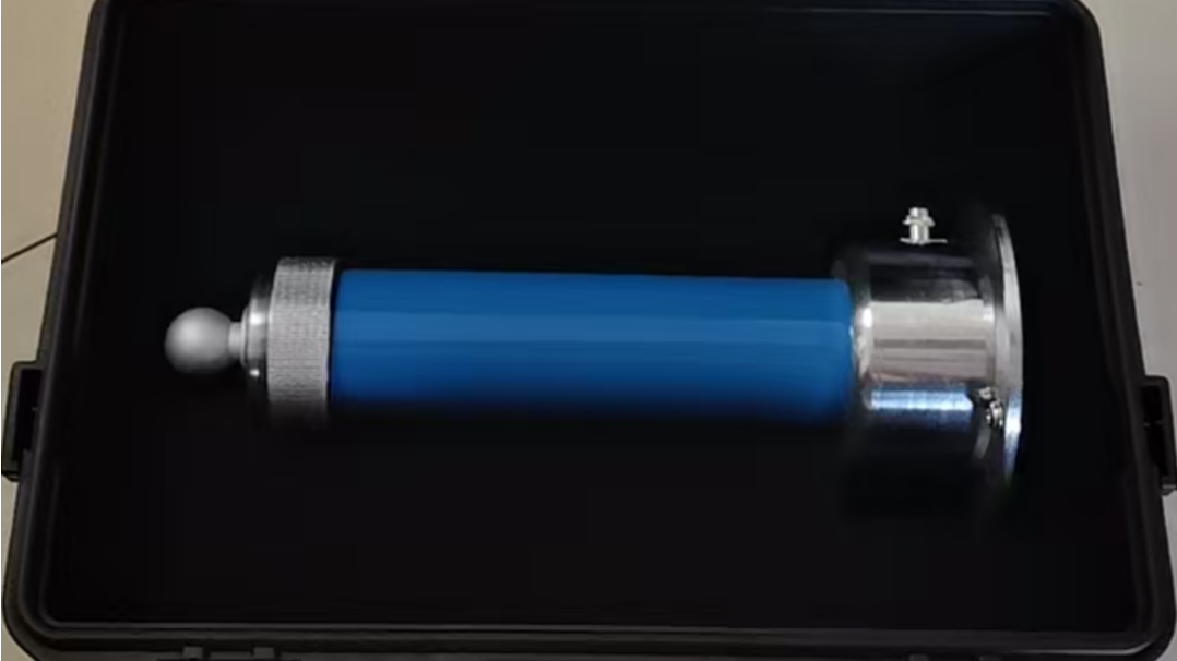 高速脉冲采样分压器